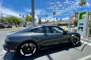 6 minutos bastarán para cargar la batería de un coche eléctrico