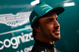 Fernando Alonso critica la «falta de un plan B» de la Fórmula 1 por su «vergonzoso» problema en libres