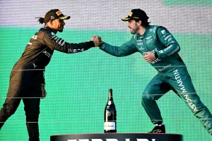 Lewis Hamilton: «No tendría problema en compartir equipo de nuevo con Fernando Alonso, pero no creo que pase»