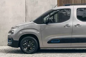 El anti-SUV de Citroën para la era del vehículo eléctrico está en oferta con más de 2.200 € de descuento y un buen equipamiento