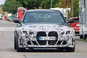 El BMW M3 también recibirá una nueva imagen más agresiva, el sedán afronta ya sus primeras pruebas con destacadas novedades