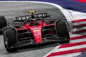 Carlos Sainz critica las decisiones de Ferrari: «Juegas en equipo y te quedas con una sensación amarga»