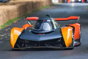 El McLaren Solus GT demuestra que los motores V10 no son cosa del pasado