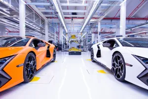 Lamborghini guarda en secreto el precio del nuevo Revuelto, pero conquista a los clientes que guardan un detalle común y muy revelador
