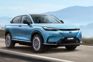 El primer SUV eléctrico de Honda ya tiene precios en España, el nuevo e:Ny1 se pone a la venta con hasta 412 km de autonomía
