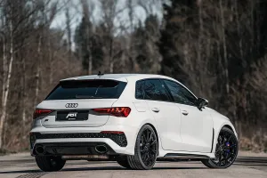 ABT se permite una licencia especial, convierte al Audi RS 3 en un superdeportivo de la talla del futuro BMW M2 CS con casi 500 CV