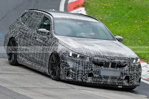 El nuevo «lobo con piel de cordero» de BMW M cazado en Nürburgring, el esperado M5 Touring se enfrenta al circuito alemán
