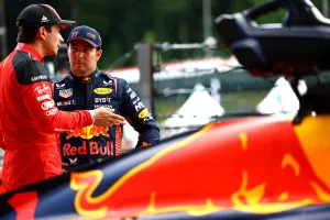 Charles Leclerc admite que «muchos no se explican que haya un margen tan amplio» entre Verstappen y Checo Pérez