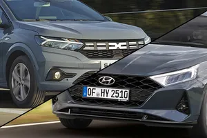 Dacia Sandero vs Hyundai i20, duelo de coches baratos y prácticos para conquistar la ciudad