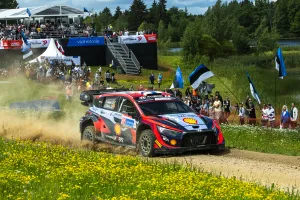 Esapekka Lappi y Teemu Suninen hacen de anfitriones de Hyundai en el Rally de Finlandia