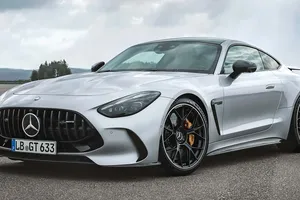 Desvelado el nuevo Mercedes-AMG GT 2024, el deportivo de Affalterbach estrena generación con motor V8 y mucha tecnología