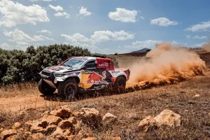 Nasser Al-Attiyah 'recoge cable' y terminará el Mundial de Rally-Raid con Toyota