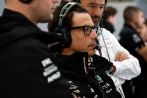 Wolff pide sanción para Fernando Alonso por molestar a Hamilton… pero este le quita importancia