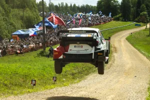 Toyota busca un nuevo éxito en el Rally de Finlandia con el aliciente de Jari-Matti Latvala