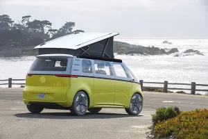 La nueva Volkswagen Multivan California sale al rescate del cancelado ID. BUZZ Camper, PHEV por eléctrico