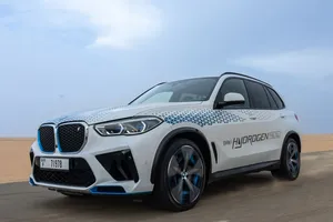 Los prototipos del BMW X5 de hidrógeno superan una nueva serie de pruebas, esta vez en las extremas condiciones de Dubai