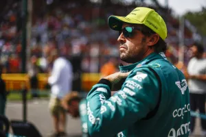 Fernando Alonso: Hamilton y Verstappen no construyeron nada para ser campeones, «sólo fue un cambio de reglamento»