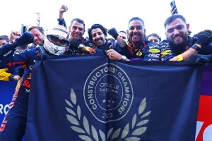 Red Bull gana el campeonato de constructores en casa de Honda tras una temporada casi perfecta