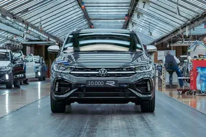 Importante palo para Volkswagen, el exitoso T-Roc suspende temporalmente su producción por el desastre de la DANA en un proveedor