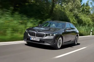El nuevo BMW Serie 5 ya tiene versiones híbridas enchufables y con precios para España