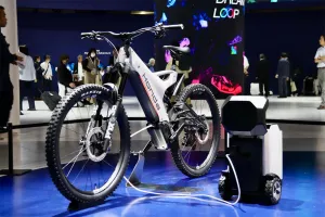 Honda experimenta con una Mountain eBike innovadora y espectacular que revive la mítica RN 01 G-Cross