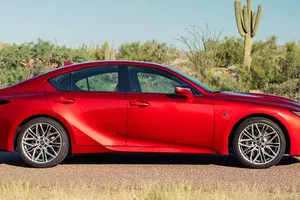 Lexus quiere superar al Tesla Model 3 con un eléctrico de nueva generación que esconde un gran secreto