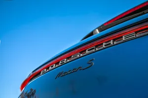 El exitoso Porsche Macan de gasolina está cerca de abandonar el mercado, el SUV será relevado en su puesto por el eléctrico más rápido de lo que piensas