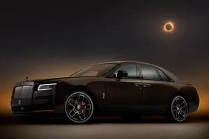 La nueva edición limitada del Rolls-Royce Ghost representa la deportividad y el lujo, un viaje por el espacio para los pasajeros