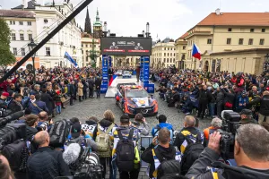 Thierry Neuville empieza marcando el ritmo en el Rally de Europa Central