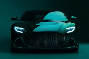 Aston Martin no renuncia todavía a los motores V12 y lo apuesta todo a un nuevo DBS más extremo