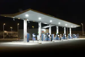 Una gran petrolera española maniobra para beneficiarse del auge de las gasolineras ‘low cost’