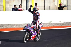 Jorge Martín gana la Sprint y aplaza el título en Valencia