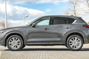 3.100 € de descuento, etiqueta ECO y automático, así es el SUV de Mazda en oferta quiere imponerse al Volkswagen Tiguan