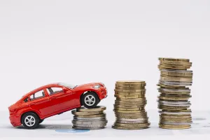 La subida de precios de los coches pequeños duplican la inflación, mientras las marcas refuerzan sus ganancias, denuncia T&E