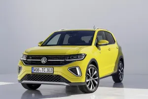 El Volkswagen T-Cross Facelift ya tiene precios en Alemania, el pequeño SUV fabricado en España llega con las novedades de un líder