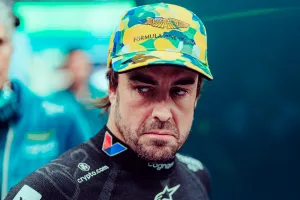 Fernando Alonso explica por qué Aston Martin F1 pasará por un periodo complicado en 2024 y qué tendrán que hacer para superarlo