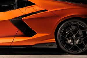 Lamborghini revolucionará la conducción deportiva con una tecnología de precisión eléctrica, variar el grado de las ruedas en tiempo real
