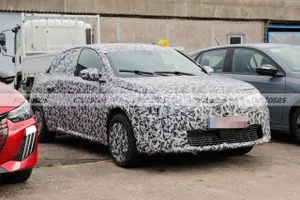 El nuevo Lancia Ypsilon ya está preparado para iniciar sus pruebas, el esperado utilitario italiano Premium expone su interior