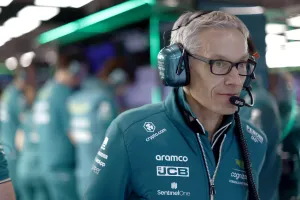 Mike Krack admite que, durante la crisis, para Fernando Alonso «habría sido fácil criticar a Aston Martin en los micros»