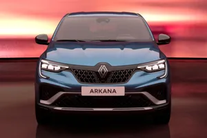 El Renault Arkana más potente que puedes comprar está en oferta, tiene 2.000 € de descuento y etiqueta ECO para el popular SUV Coupé