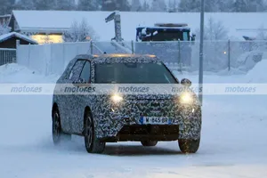 El nuevo Peugeot 5008 se suma a las pruebas de invierno, el gran SUV de 7 asientos galo pone a prueba su batería de 700 km a -30º
