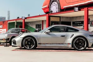 Este exclusivo Porsche 911 Turbo inspirado en el clásico de 1974 demuestra que es un icono atemporal pero que no se pondrá a la venta
