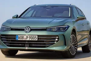 El nuevo Volkswagen Passat 2024 ya tiene precios en España, solo en carrocería Variant y con etiqueta ECO