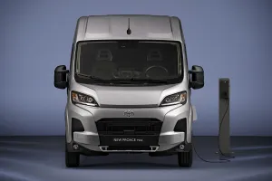 La nueva Toyota PROACE MAX es la gran apuesta japonesa para dominar el mercado de furgonetas, llega en 2024 eléctrica y diésel