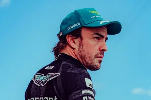 Una leyenda del automovilismo está alucinado con Fernando Alonso: «Todavía tiene el hambre de un chico de 16 años, es genial»