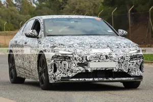 A vista de pájaro, un descuido revela uno de los grandes secretos del nuevo Audi A6 Sportback e-tron, lo que ninguna marca quiere que se vea