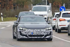 Nuevas fotos espía del Audi e-tron GT Facelift revelan ligeros cambios para auparlo al éxito del que hasta ahora no ha gozado
