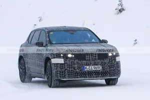 Las pruebas de invierno del futuro BMW iX3 revelan nuevos detalles de este SUV eléctrico, incluso un ligero vistazo a un interior en pañales