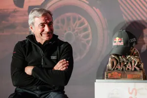 Carlos Sainz tras ganar su cuarto Dakar: «Lo importante no es el DNI, sino el cronómetro»