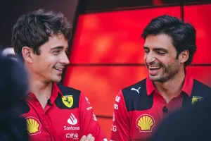 ¿Cuál es la mejor dupla de pilotos? Carlos Sainz lo tiene claro: «Charles y yo ponemos por delante a Ferrari»